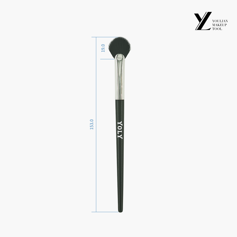 Black Scalloped Highlighter Brush